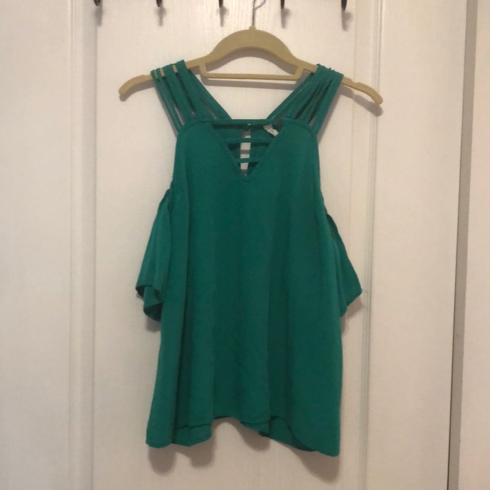 ENTRO - Green Cold Shoulder Top